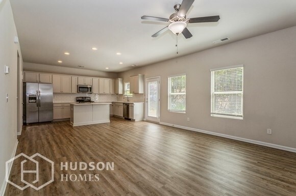 Foto del edificio - NEW CONSTRUCTION NOW AVAILABLE! -  218 N F...
