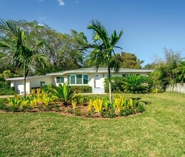 Building Photo - 323 Spanish River Blvd