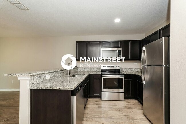 Building Photo - 3 Bedroom Pet-Friendly Home in Jacksonville, FL with Main Street Renewal