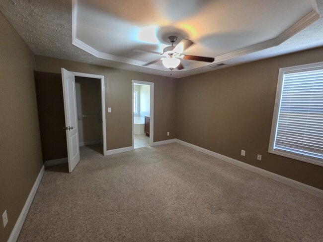 Foto del edificio - 3507 Dundle Rd