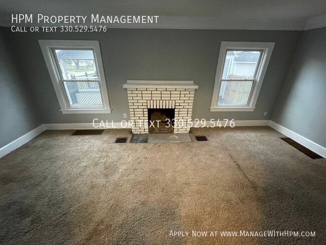 Building Photo - 866 S Hawkins Ave
