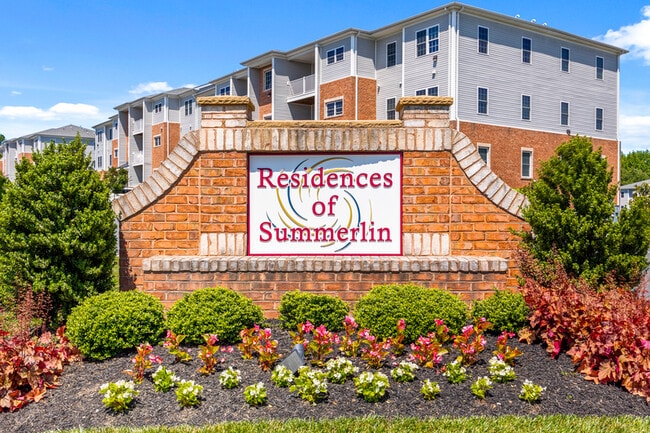 Picture of Apartments for Rent with Washer & Dryer Near The Woods of Bayview ...