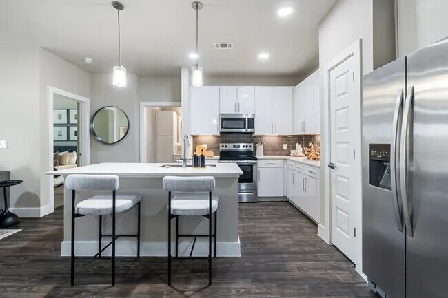 Foto del edificio - Move In, Save Big – One Month Rent-Free!