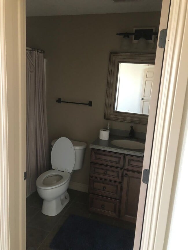 Photo - 822 Main St Apartment