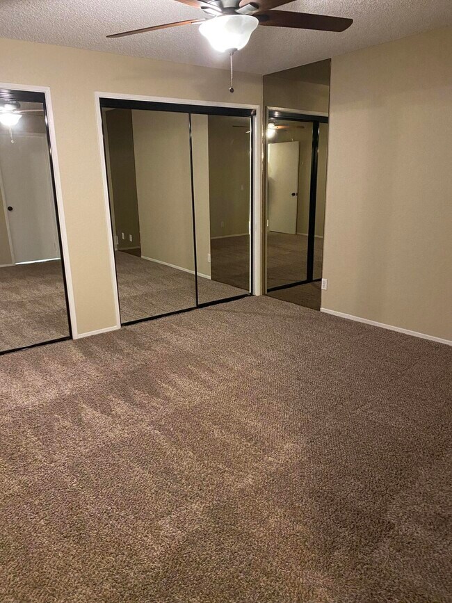 Foto del edificio - 44234 Shad St