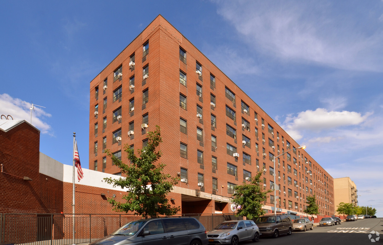 Mott Haven Apartaments - Mott Haven Apartments