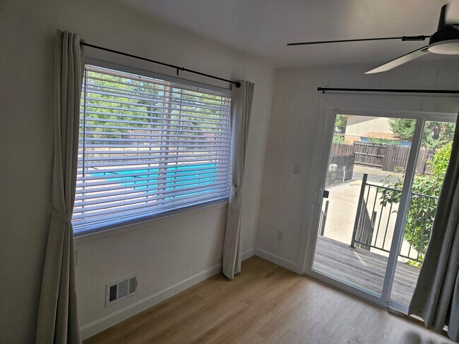 Foto del edificio - 9282 Mosquito Rd