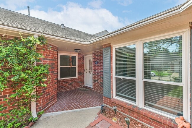 Building Photo - 3327 S Country Meadows Ln
