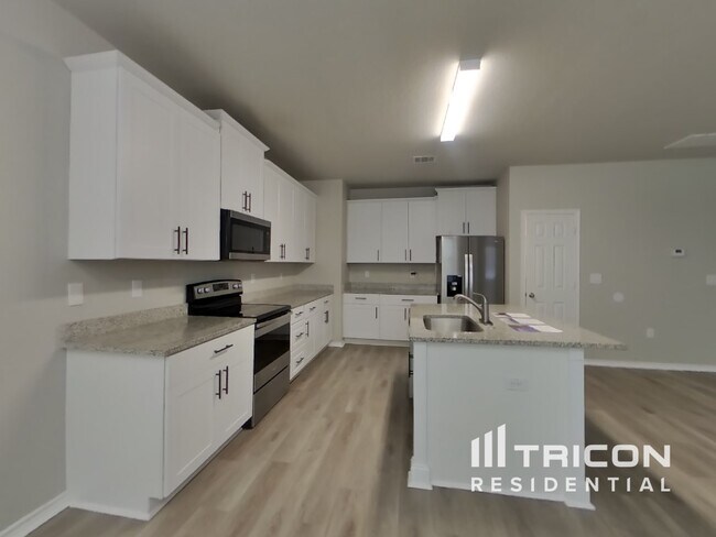 Foto del edificio - 6827 Freedom Hills