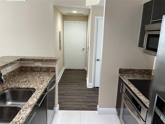 Building Photo - 550 Okeechobee Blvd