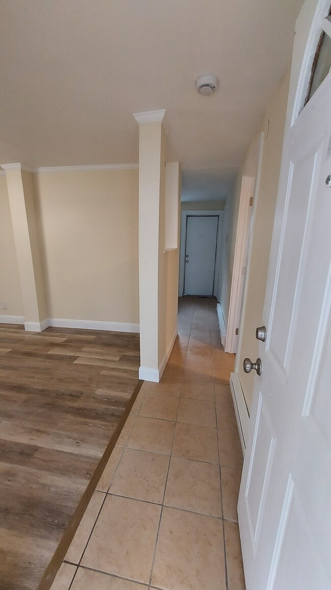 Building Photo - Carriage Apartments