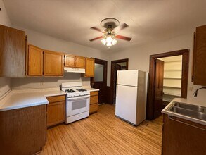 Building Photo - 1214 E Mifflin St