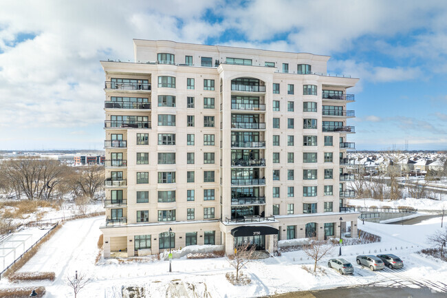 Building Photo - 3720 Saint-Elzéar W