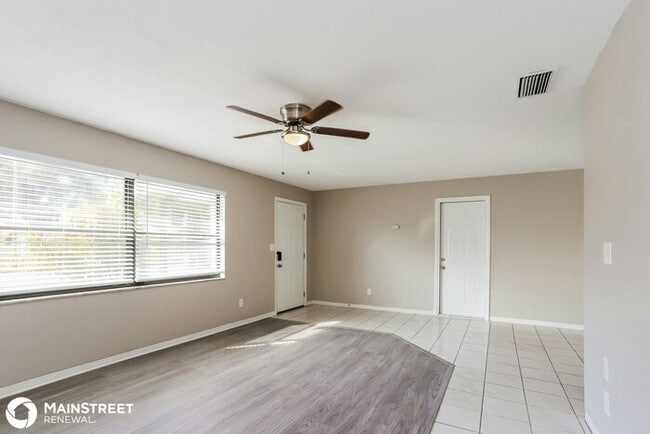Building Photo - 5700 6th Way S, St Petersburg, FL 33705