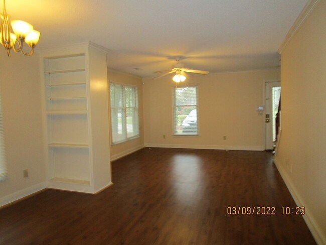 Building Photo - 2181 Tudor St