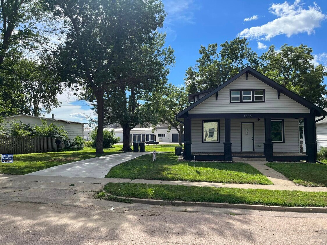 Foto principal - 1515 Rock St