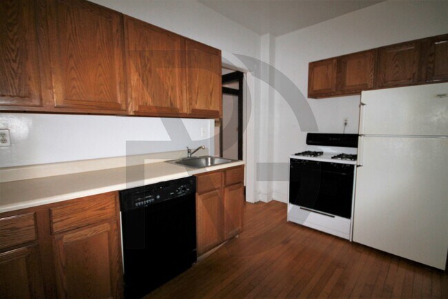 Building Photo - 3503 N Greenview Ave