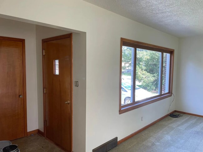 Building Photo - 1808 Elm St