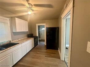 Building Photo - 2302 9th St SW