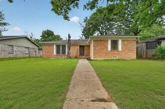 Building Photo - 10517 Castlerock Dr