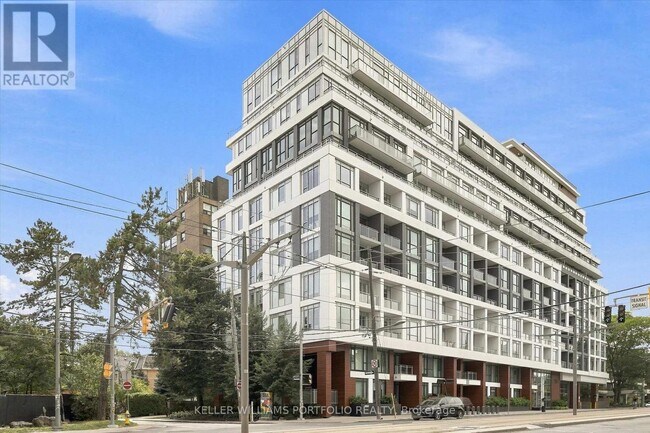 Photo du bâtiment - 223 St Clair Ave W