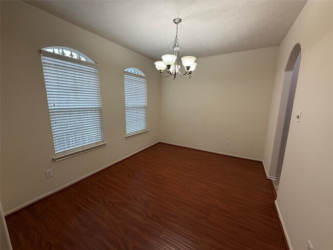 Foto del edificio - 6826 Pheasant Oak Dr