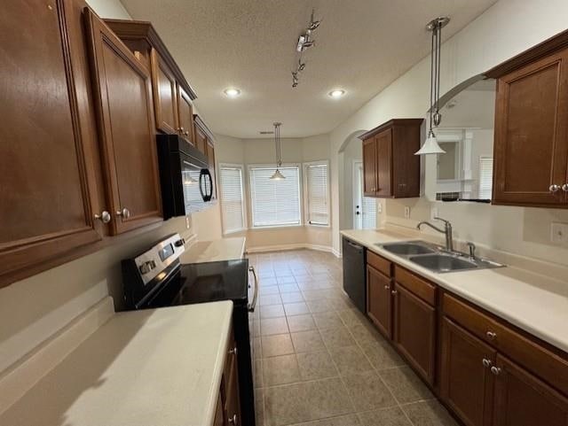 Building Photo - 135 CLEAR SPRING Cir