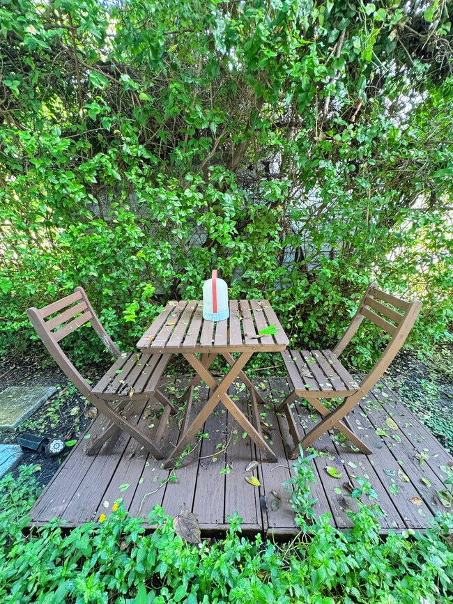 Oficina - 400 NE 110th Ter