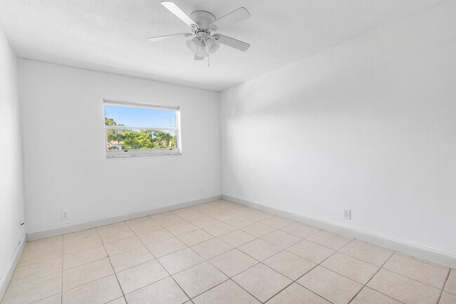 Foto del edificio - 260 NW 19th St