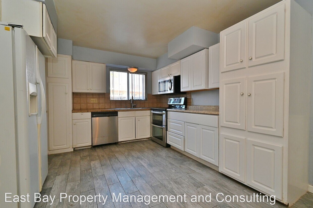 Foto principal - 3 br, 2 bath House - 43622 Salem Way