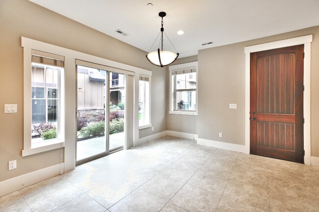 Building Photo - 13639 N Freestyle Ln