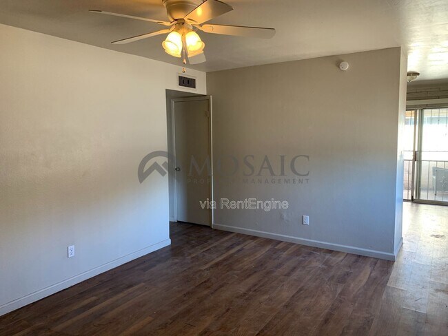 Foto del edificio - 1204 S McClintock Dr
