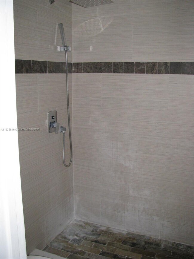 Foto del edificio - 8789 NW 39th St