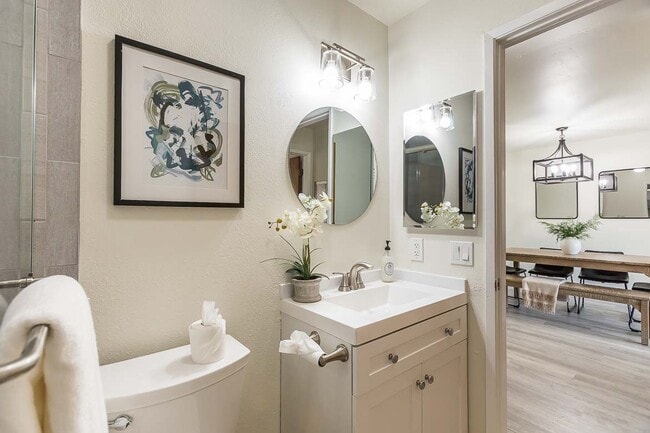 Building Photo - 680 Chorro St