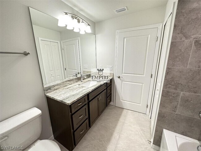 Foto del edificio - 613 NW 37th Pl