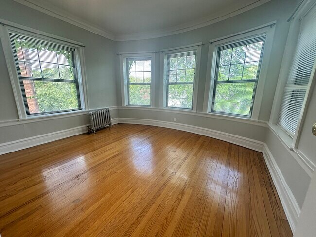 Foto del edificio - 2230 Sherman Ave