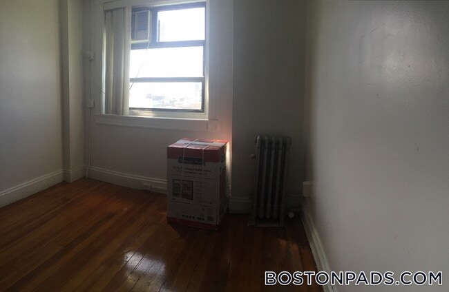 Foto del edificio - 91 Westland Ave
