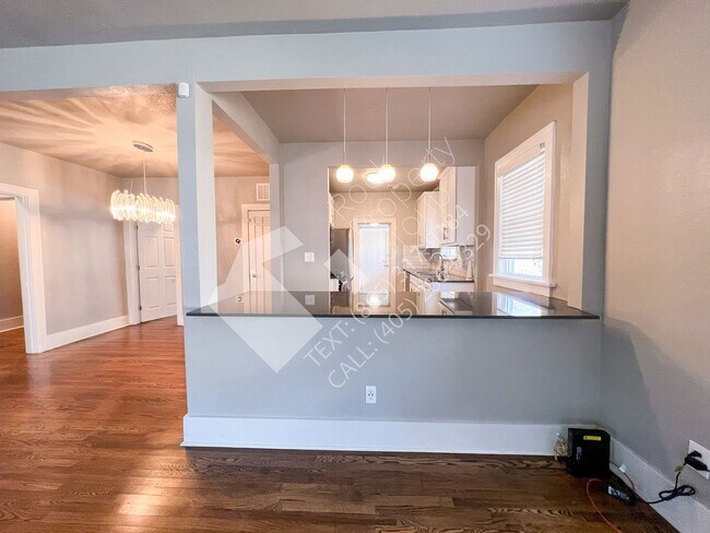 Foto del edificio - Must See 3 Bedroom/3 Bathroom Home near Ed...