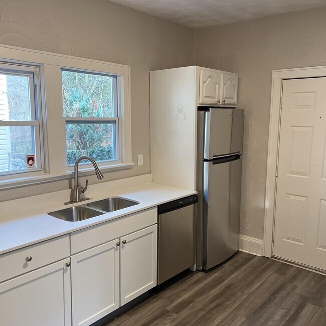 Foto del edificio - 931 Peerless Ave