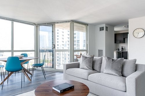 Foto del edificio - 885 N State St