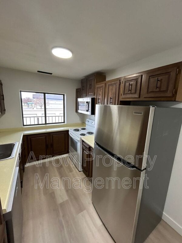 Building Photo - 201 E Arbor Ave