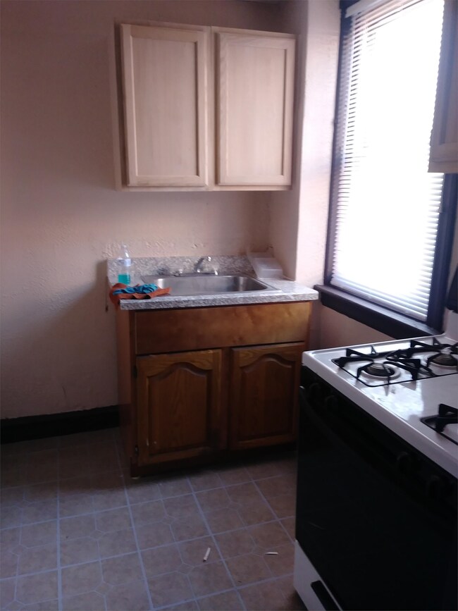 Building Photo - 4832 Hawthorne St