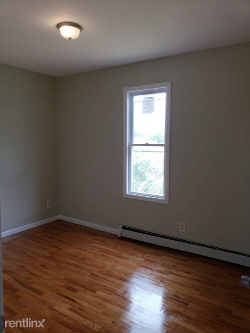 Building Photo - 3 br, 2 bath  - 369 21st St