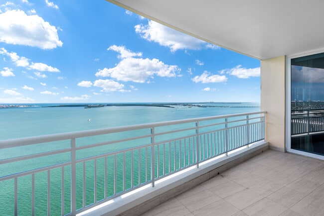 Building Photo - 808 Brickell Key Dr