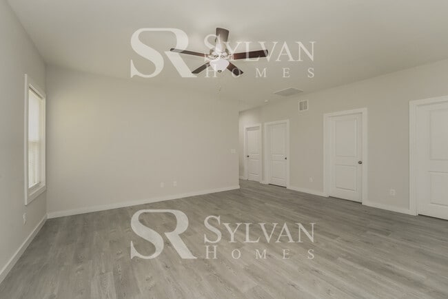 Building Photo - 8621 Reedy Creek Rd