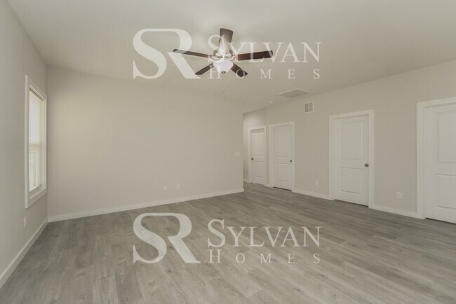 Foto del edificio - 8621 Reedy Creek Rd