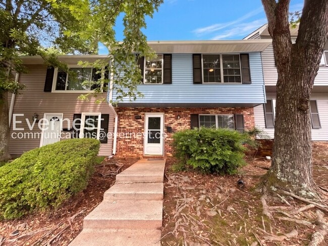 Charming 3-Bedroom Townhome with Modern Amenities / No Pets Allowed / Available now!/ $500 OFF FI... - Charming 3-Bedroom Townhome with Modern Amenities / No Pets Allowed / Available now!/ $500 OFF FI...