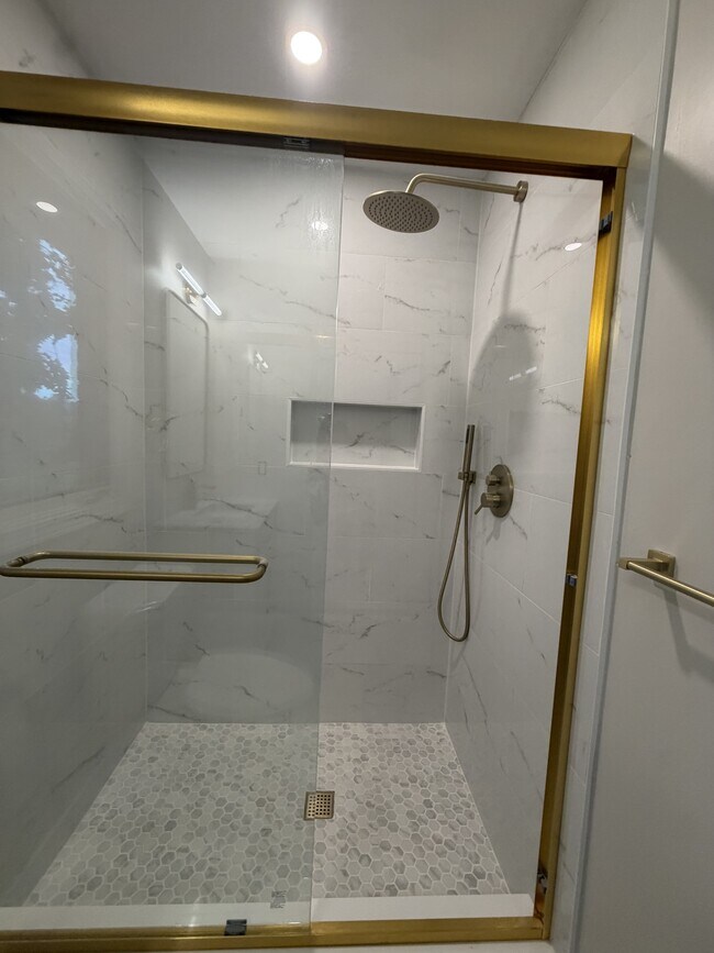Foto del edificio - 2085 Elkhorn Dr