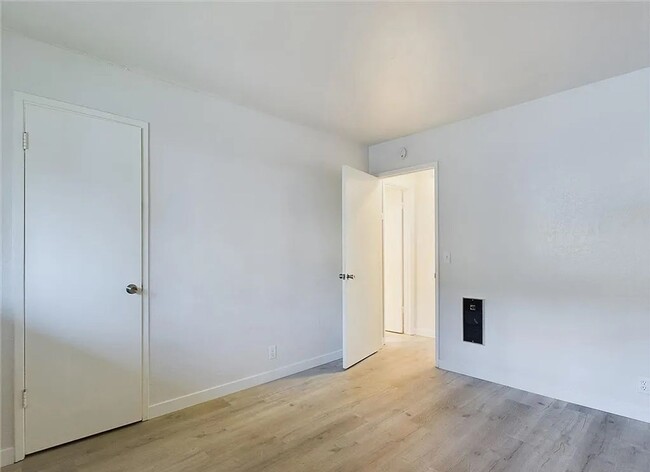 Building Photo - Beautiful 1 Bed 1 Bath Available