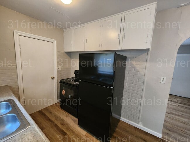Foto del edificio - $950 - 3 bedroom / 1 bathroom - Single Fam...